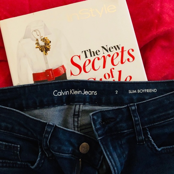 Calvin Klein Slim Boyfriend Jeans. Size 2. - Picture 3 of 5